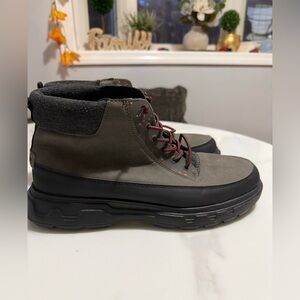 Hey Dude Men's Black and Brown Boots